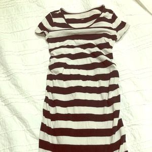 B&W maternity dress